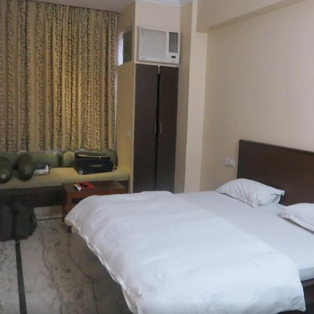 Hotel Sandhu Palace Jodhpur  Buitenkant foto