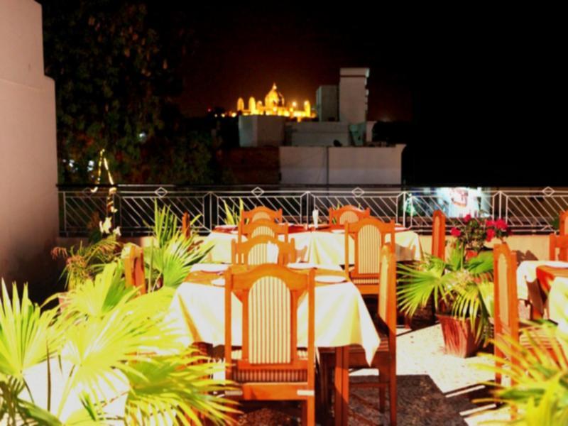 Hotel Sandhu Palace Jodhpur  Buitenkant foto